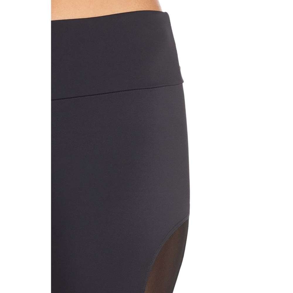 new Onzie ✦ Mesh Tuxedo Stripe ✦ Yoga Capri Cropped Pants ✦ Black Medium / Large - Picture 7 of 12